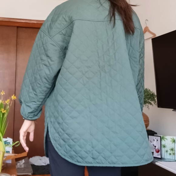🆕️NWT Old Navy StretchTech Oversized Quilted Shacket - Picture 10 of 16